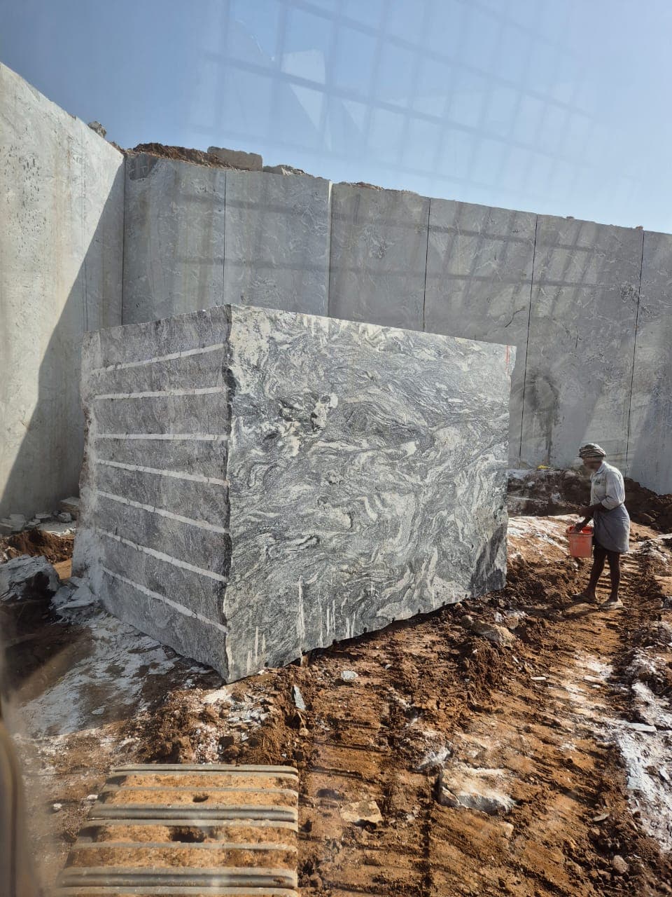 Viscon White Rough Block gallery image 3